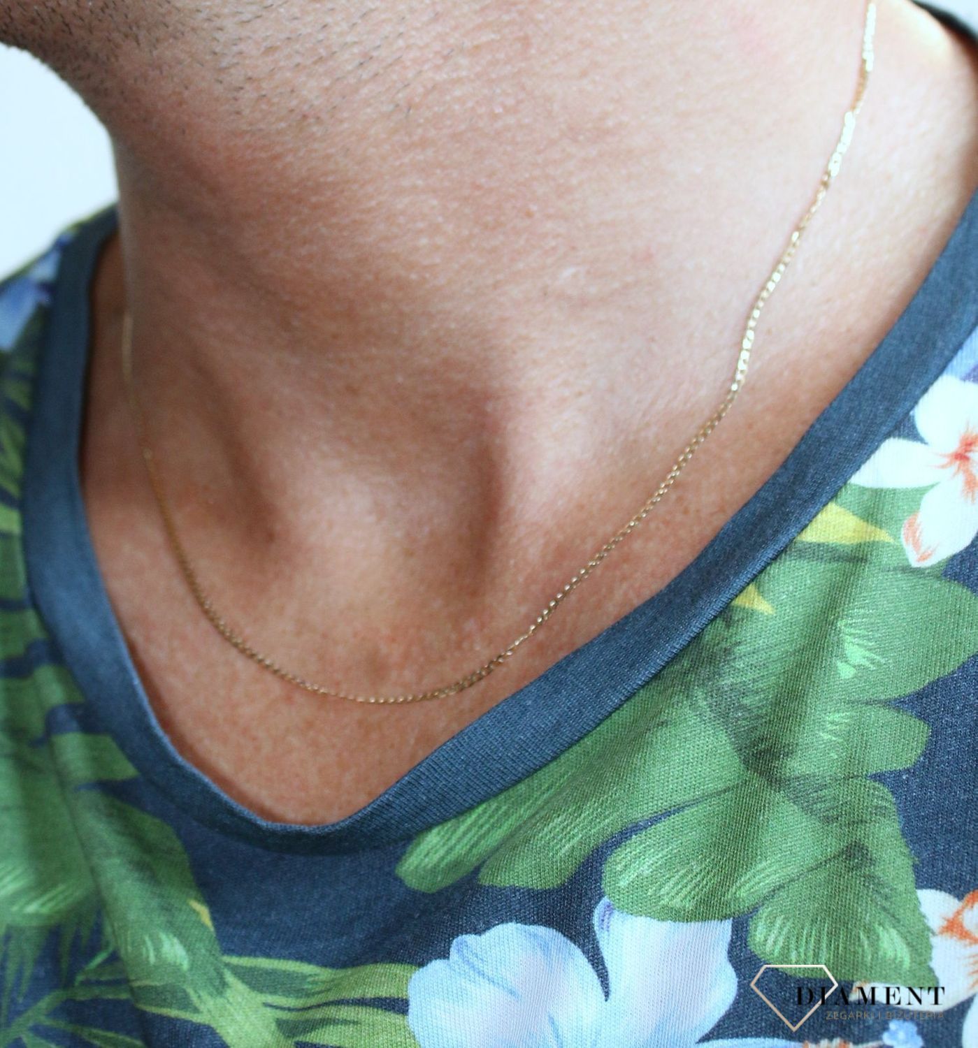 Złoty łańcuszek damski 585 drobna pancerka 1102-040 585 (1).jpg